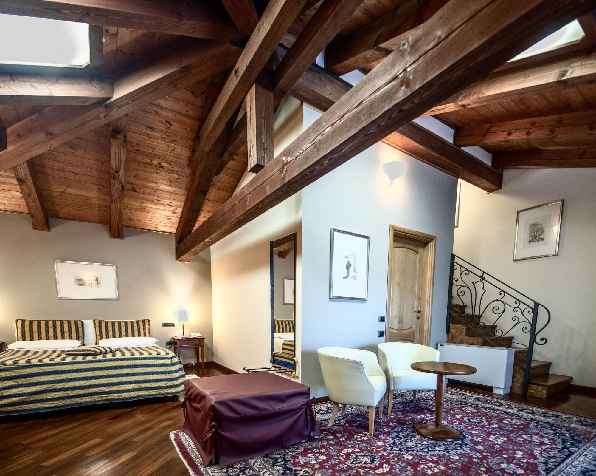 Castello Rosso Hotel Costigliole Saluzzo Ngoại thất bức ảnh