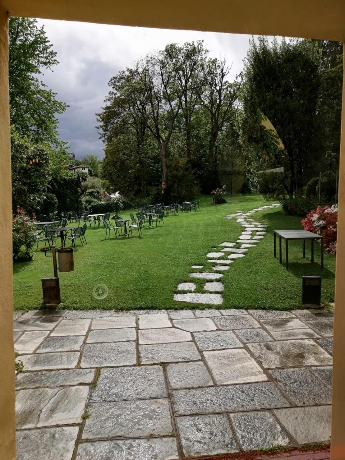 Castello Rosso Hotel Costigliole Saluzzo Ngoại thất bức ảnh