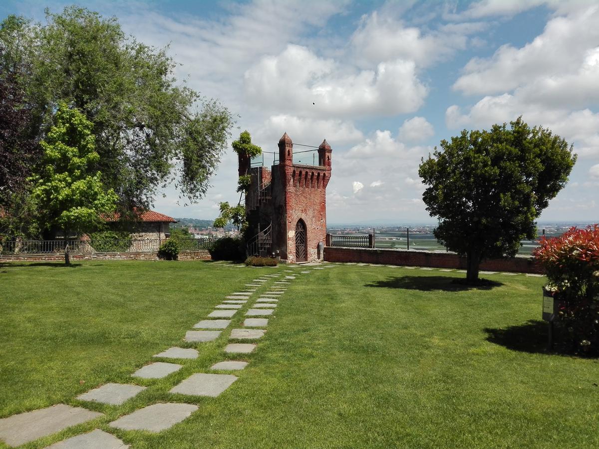 Castello Rosso Hotel Costigliole Saluzzo Ngoại thất bức ảnh