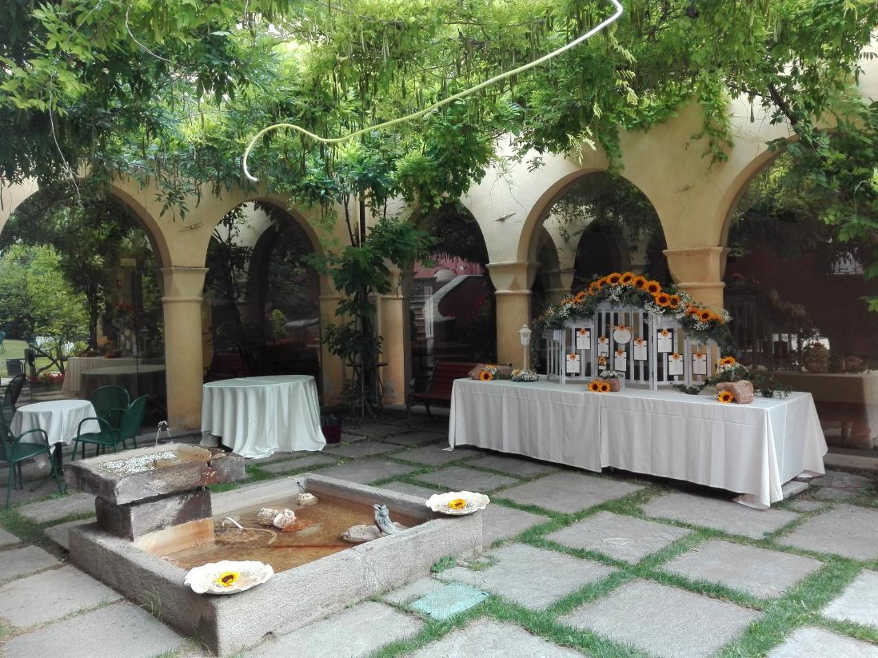 Castello Rosso Hotel Costigliole Saluzzo Ngoại thất bức ảnh