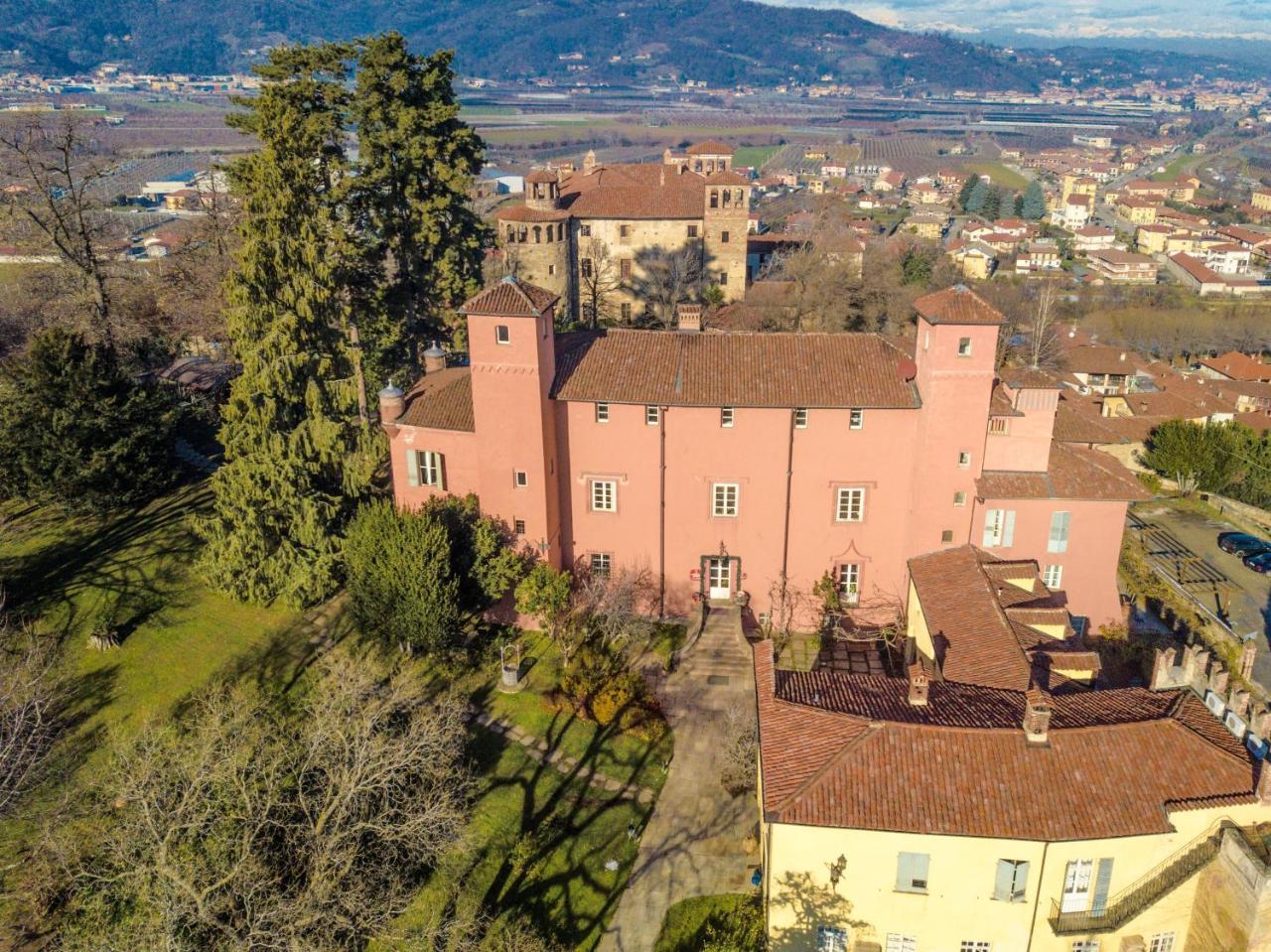 Castello Rosso Hotel Costigliole Saluzzo Ngoại thất bức ảnh
