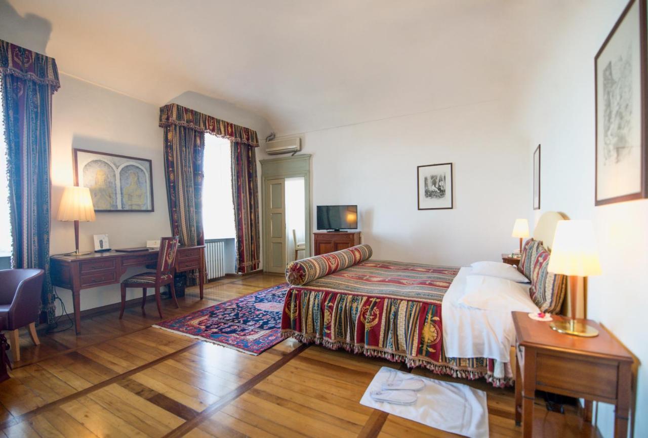 Castello Rosso Hotel Costigliole Saluzzo Ngoại thất bức ảnh