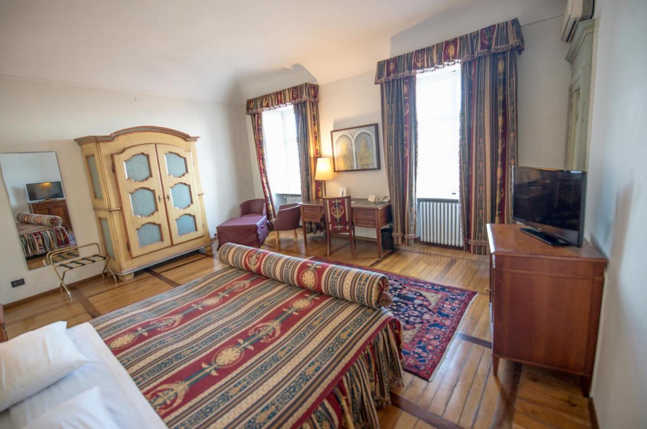 Castello Rosso Hotel Costigliole Saluzzo Ngoại thất bức ảnh