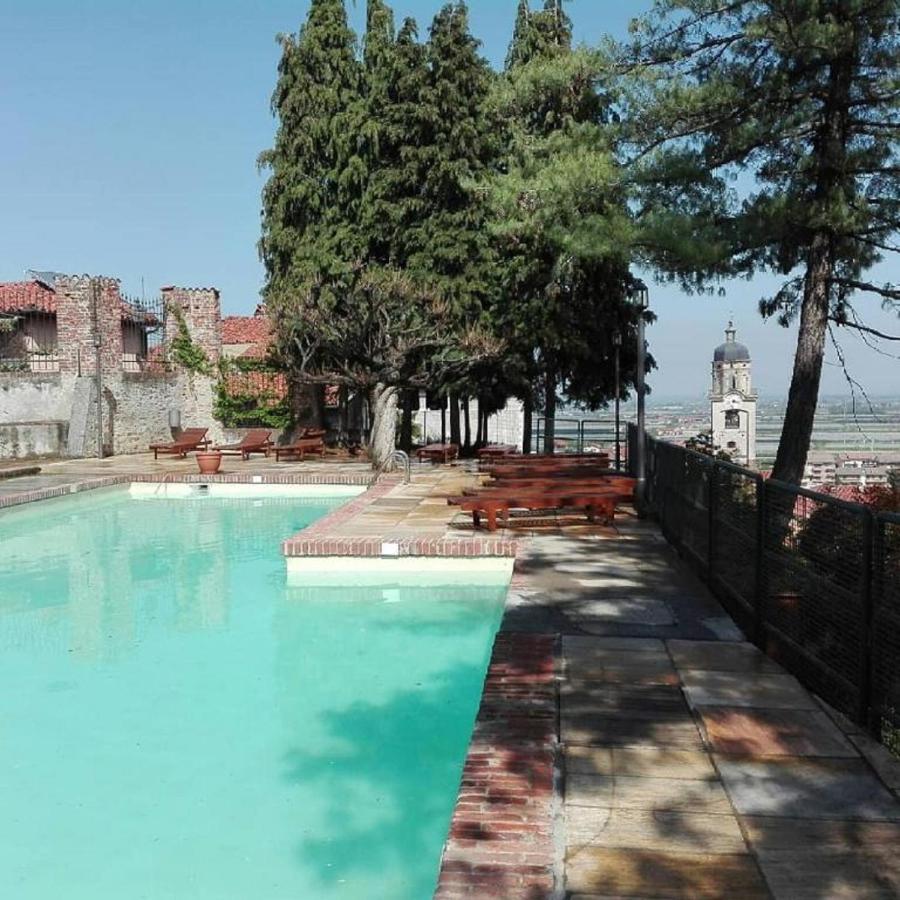 Castello Rosso Hotel Costigliole Saluzzo Ngoại thất bức ảnh